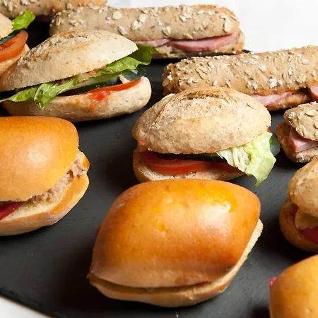 Catalonia מלון 4*